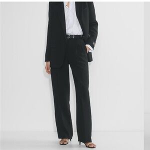 Aritzia Effortless Pants size 4 gently used